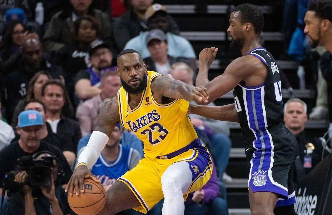 NBA季后赛战况激烈，湖人vs勇士谁能晋级？