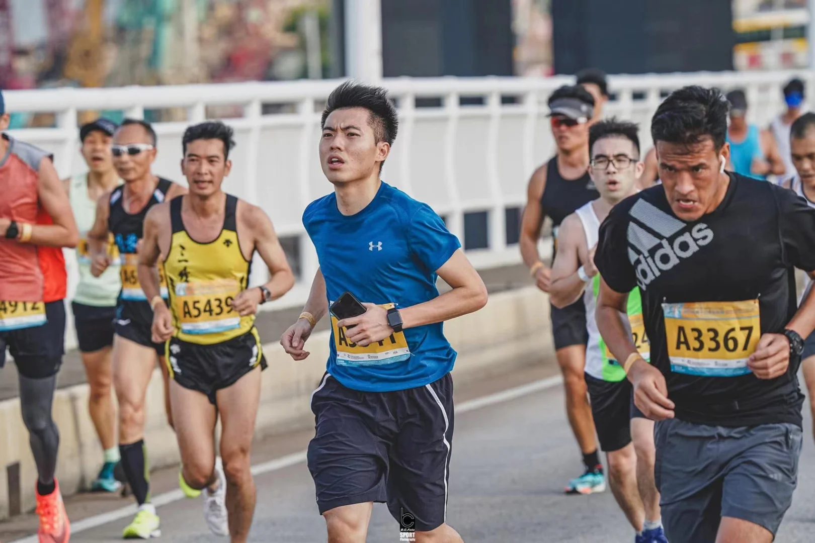 热衷足球运动员海外留学，扬名国际舞台